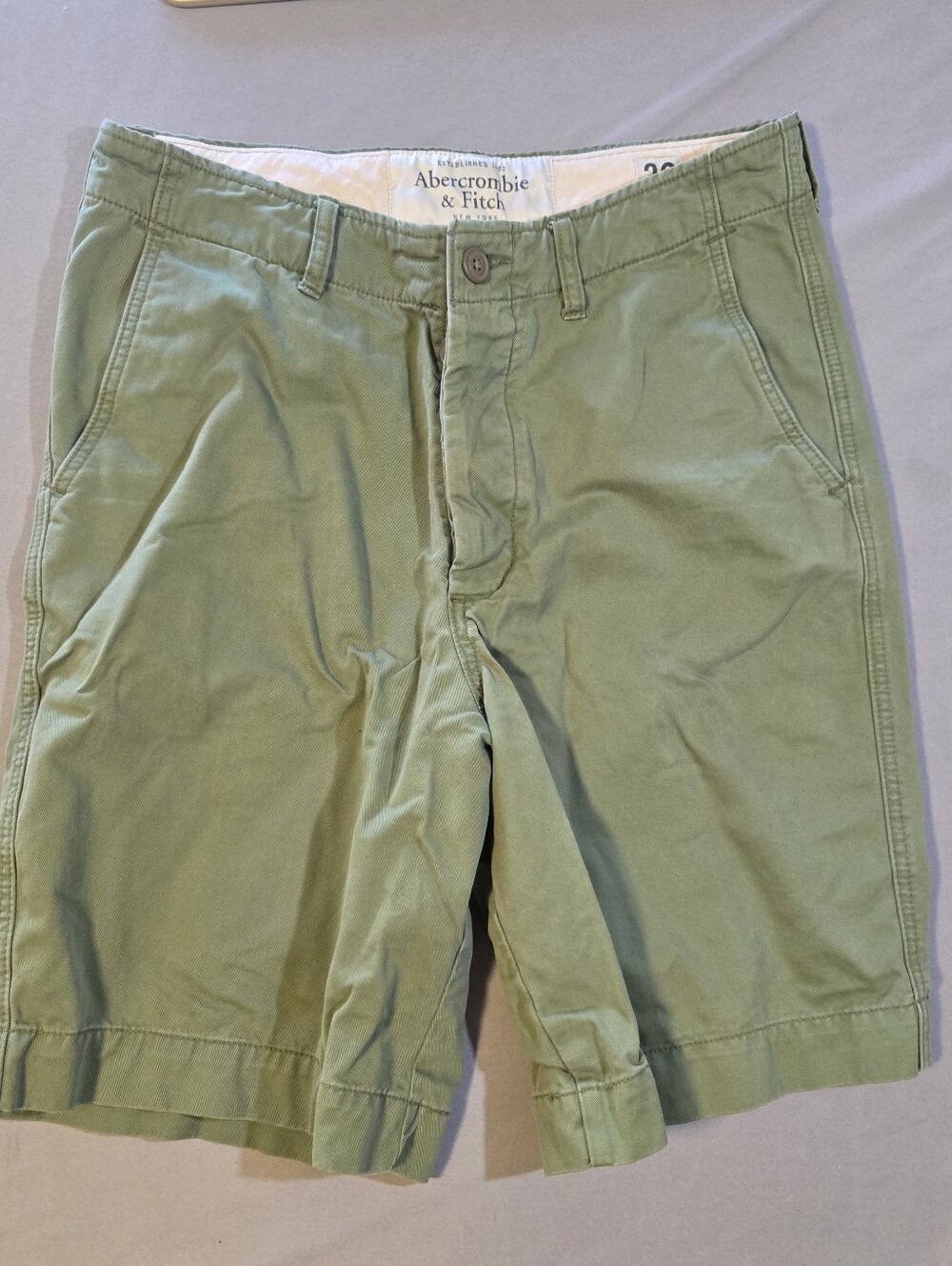 Abercrombie & Fitch Light Olive Flat-Front Men's Shorts